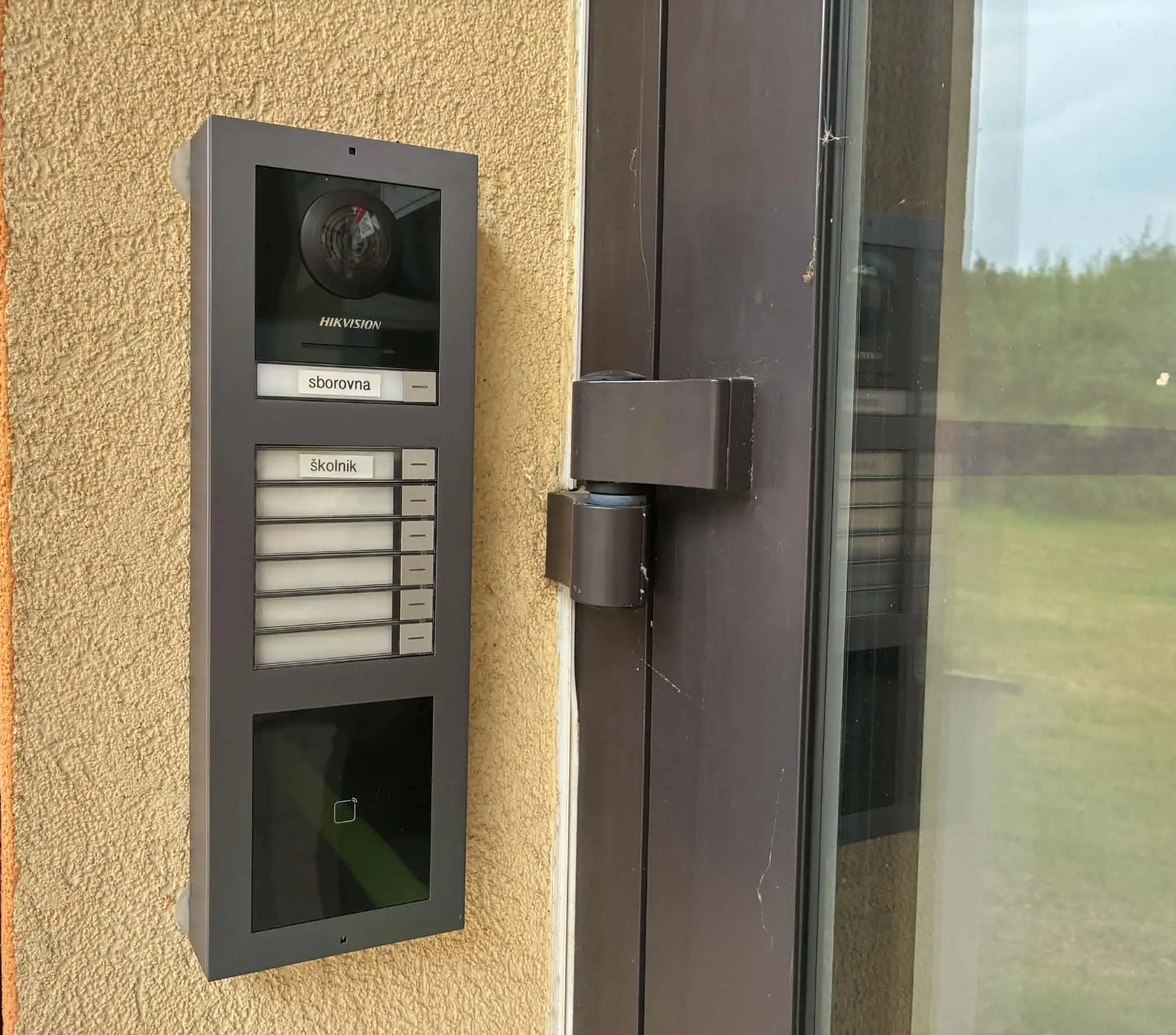 Posílili jsme bezpečnost dětí i zaměstnanců školy